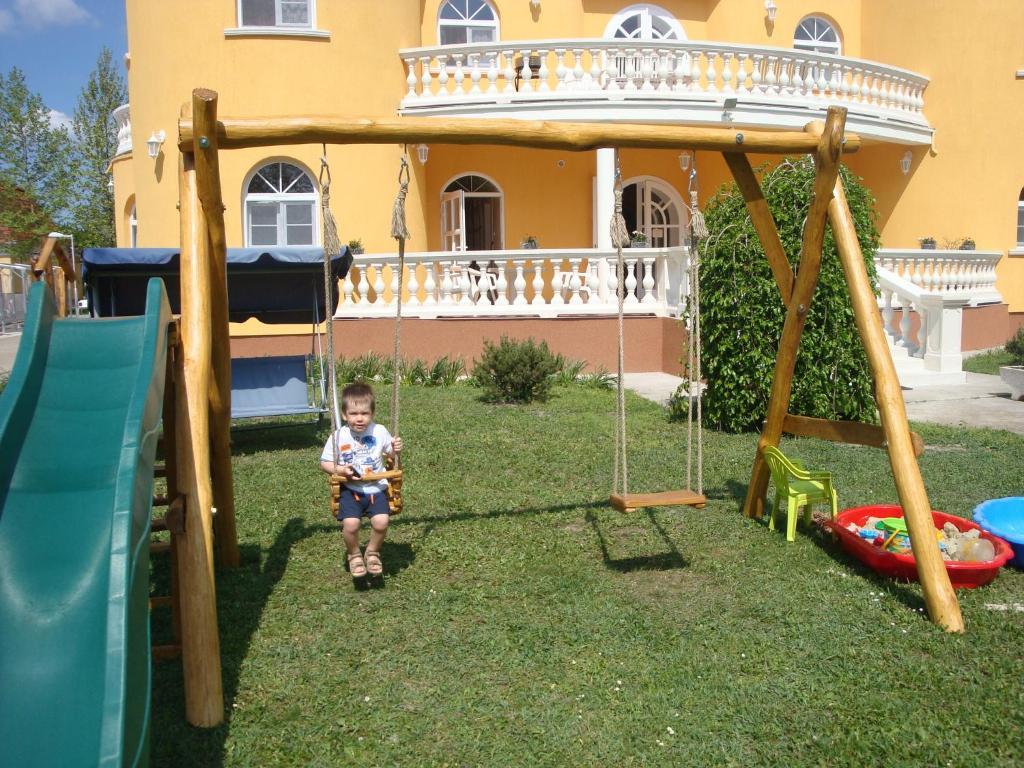Kastely Panzio Ii. Hajduszoboszlo Exterior foto
