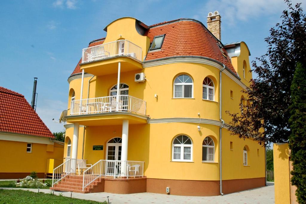 Kastely Panzio Ii. Hajduszoboszlo Exterior foto